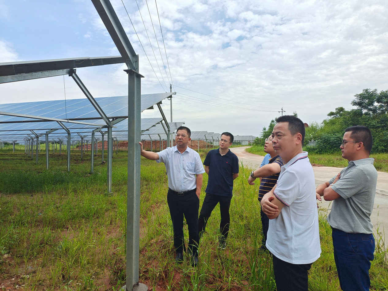 劉志剛帶隊考察華能湖南岳陽、兆邦陶瓷光伏項目