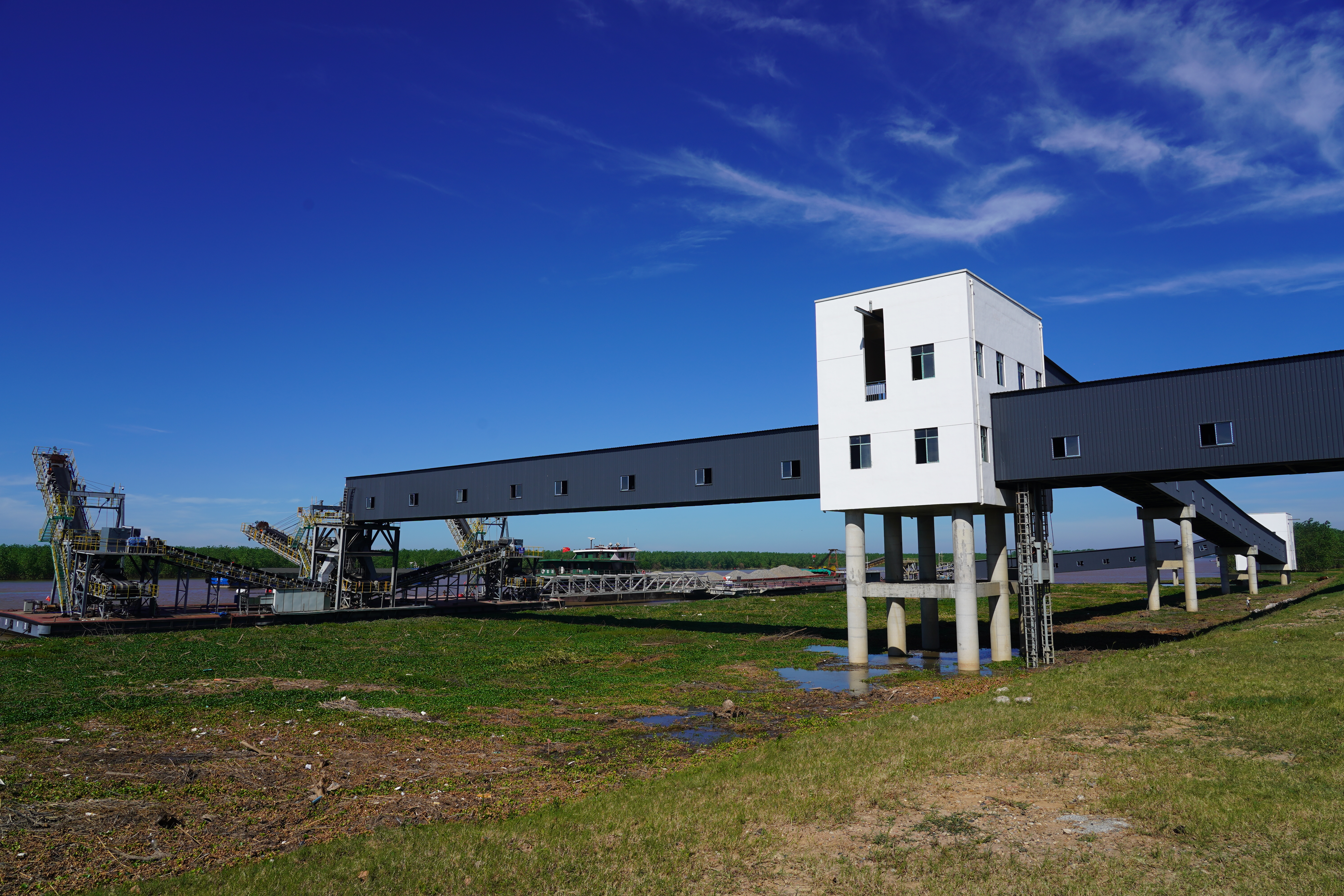 湖南發(fā)展沅江砂石集散中心建設(shè)項目順利通過竣工驗收